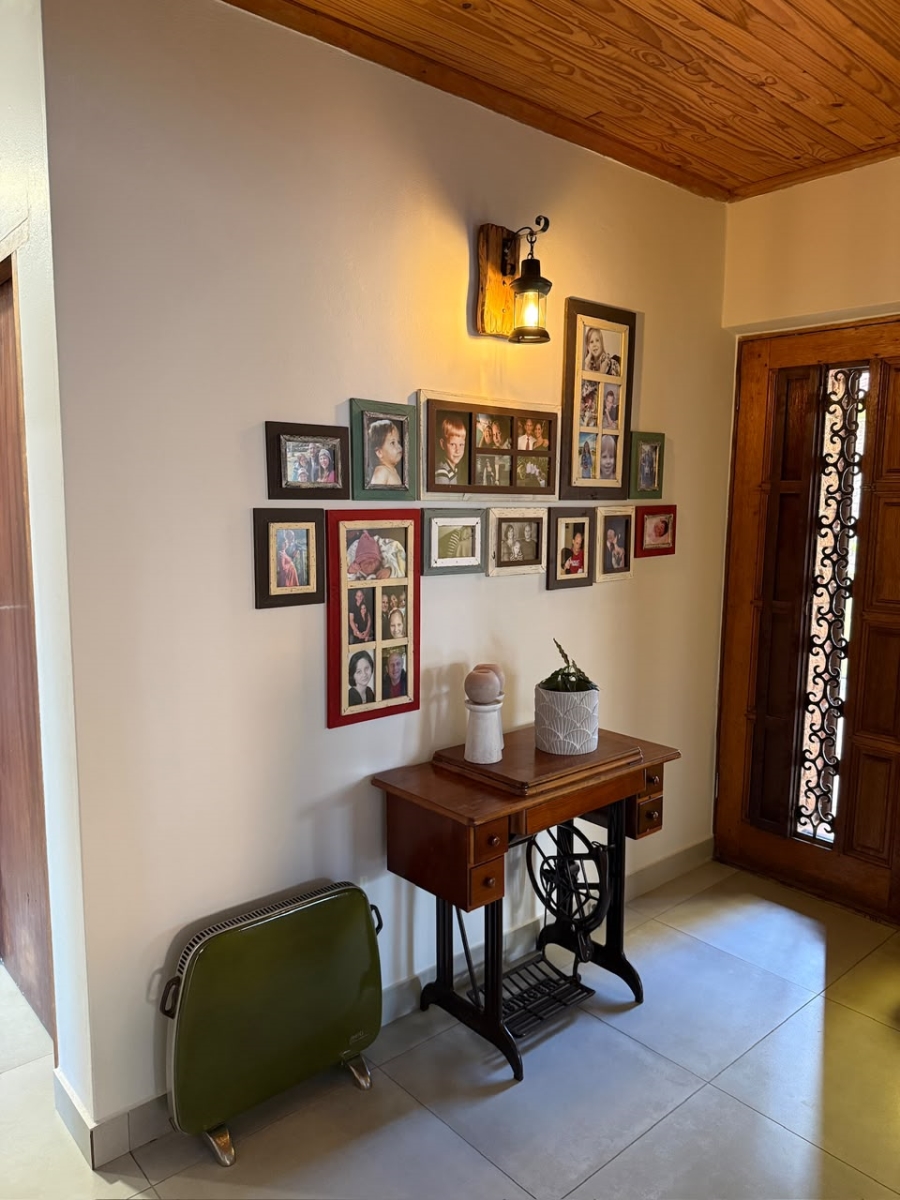 4 Bedroom Property for Sale in Fraaiuitsig Western Cape